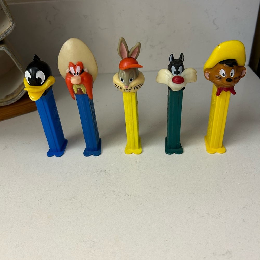 Lot of 5 Vintage Looney Tunes Pez‎ Dispensers